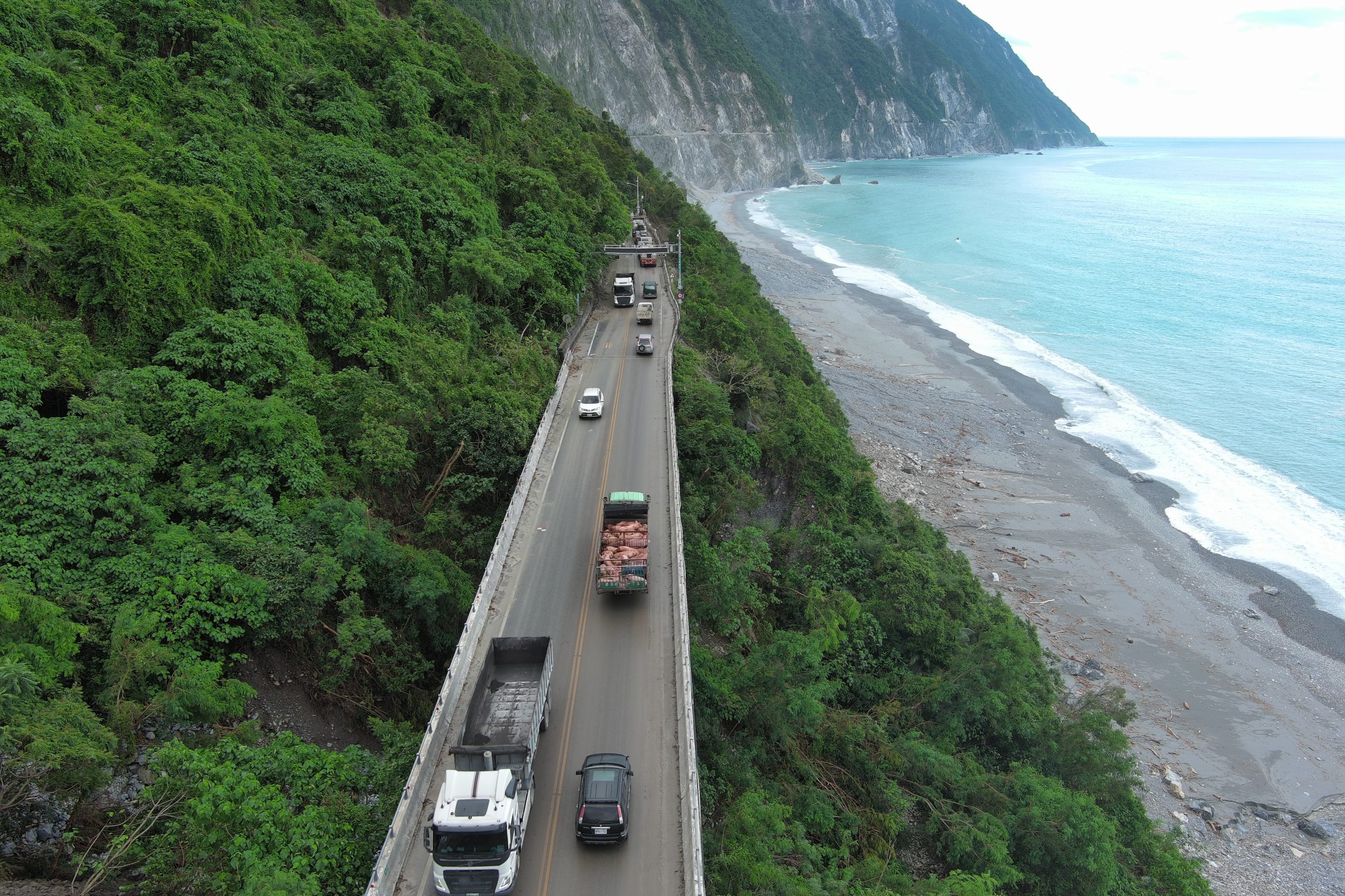 【台9線蘇花公路全線搶通》和仁至崇德路段今(30)日17時開放通行後 進行夜間封路】