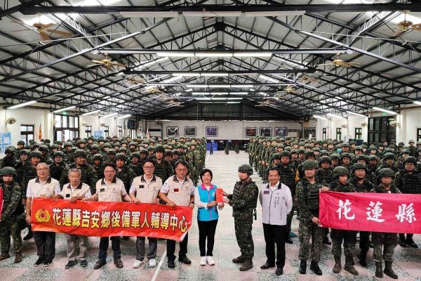 【後備旅教召訓練提升保家衛國實力 游淑貞慰問受訓官兵弟兄贈加菜金】