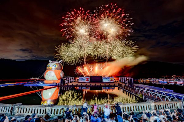 【2025花蓮FUN暑假歡樂閉幕 五大水上免費設施、創意表演、星空煙火秀閃耀鯉魚潭 明年夏天再相見】