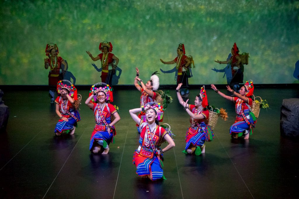 【「Kacelakan nu varu 繁花盛開・原藝綻放」花蓮登場 六族共演以樂舞述說山海生命史詩】插图1 【「Kacelakan nu varu 繁花盛開・原藝綻放」花蓮登場 六族共演以樂舞述說山海生命史詩】插图1
