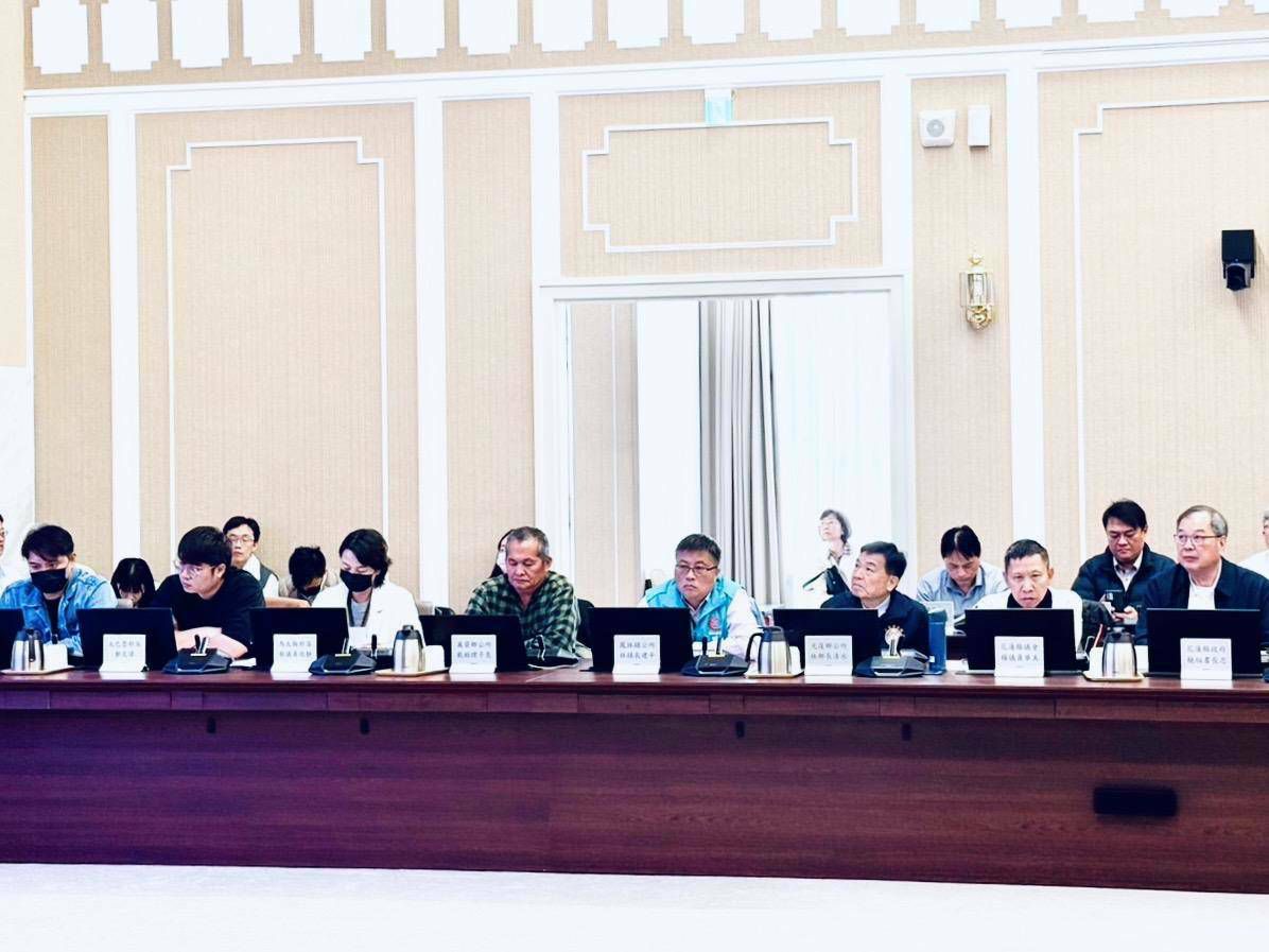 【花蓮縣政府出席馬太鞍溪堰塞湖中央協調會報　建請重視民生經濟提高復業補助與風險去化】缩略图