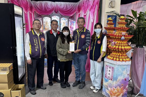 【吉安警偕吉安義警第二中隊捐助棺木及骨灰罈資助弱勢家庭】缩略图