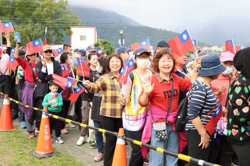 【「繽紛吉安・幸福加馬」元旦健走趣 游淑貞伴五千名鄉親齊聚鬱金香升旗】插图8