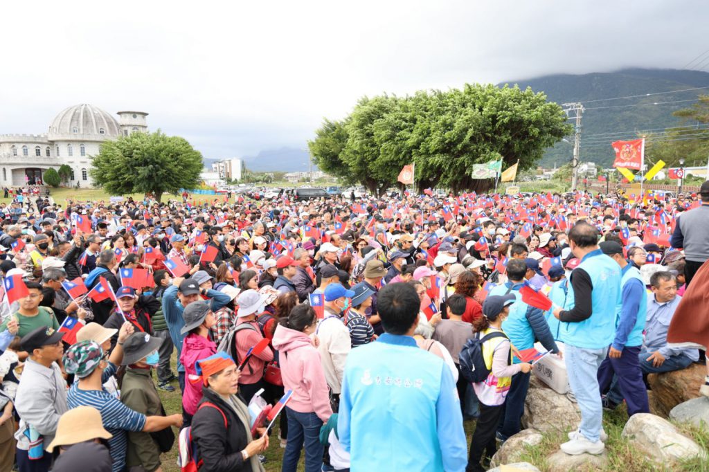 【「繽紛吉安・幸福加馬」元旦健走趣 游淑貞伴五千名鄉親齊聚鬱金香升旗】插图5
