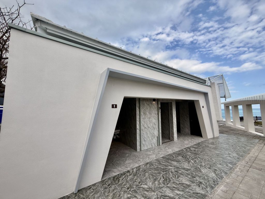 【觀光升級》七星潭航道下藍天廣場全新親子廁所今起開放 環境優化工程到位迎接春節旅遊潮】插图2