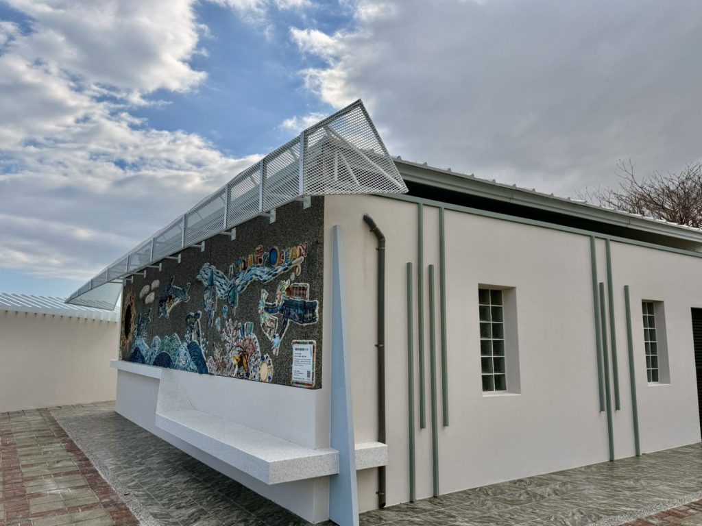 【觀光升級》七星潭航道下藍天廣場全新親子廁所今起開放 環境優化工程到位迎接春節旅遊潮】插图