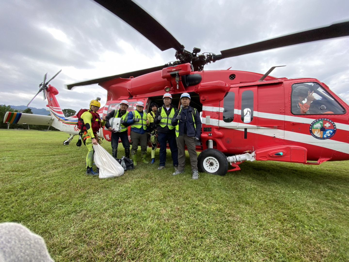 【馬太鞍溪堰塞湖水位監測不中斷 水位計成功回收新設並持續降挖作業】缩略图