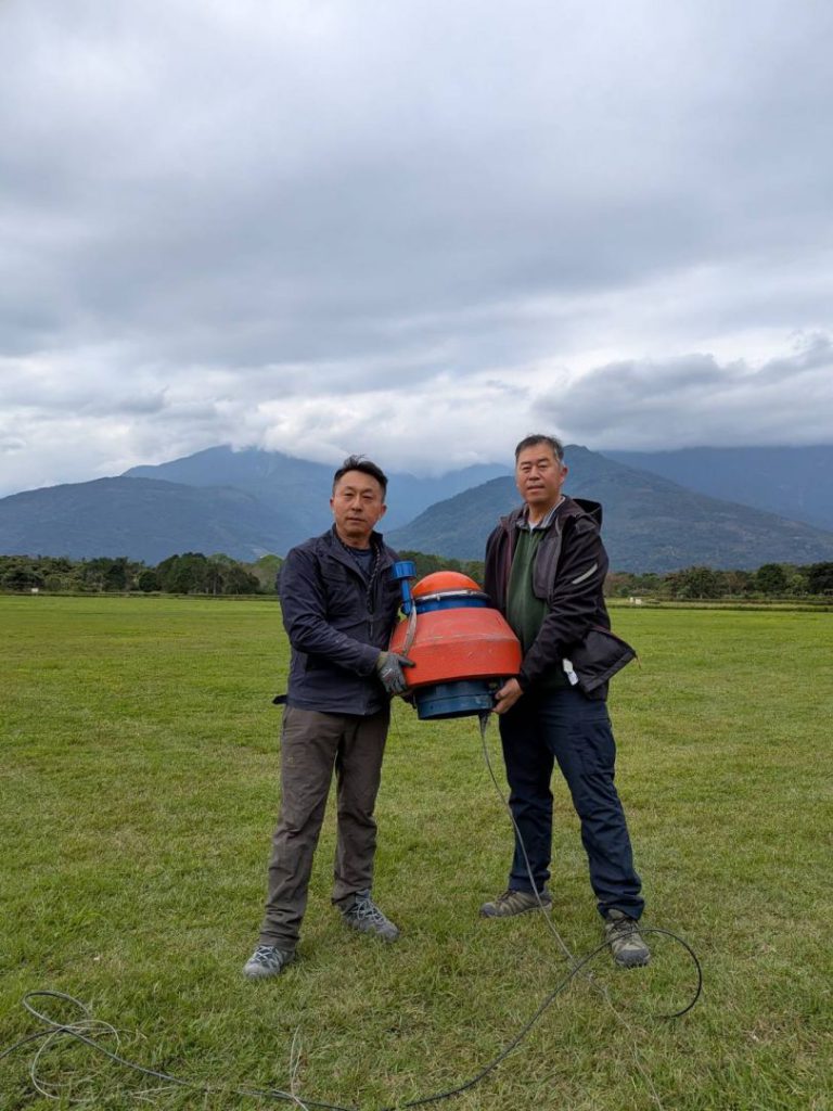 【馬太鞍溪堰塞湖水位監測不中斷 水位計成功回收新設並持續降挖作業】插图