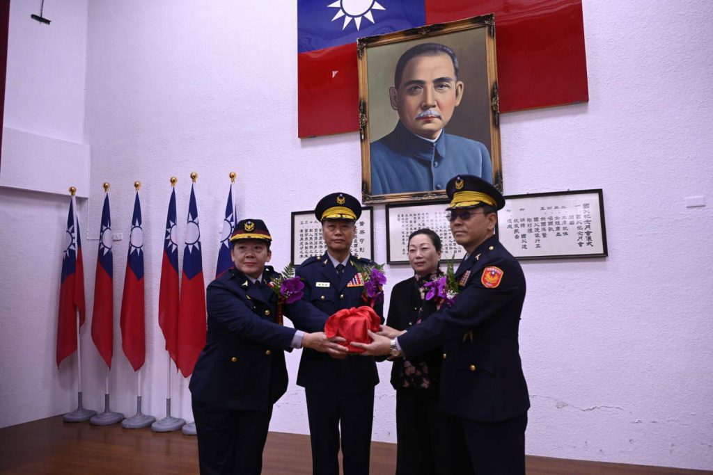 【花蓮警政交棒新氣象 徐榛蔚縣長感謝陳百祿、勉范織坤再創佳績】插图1