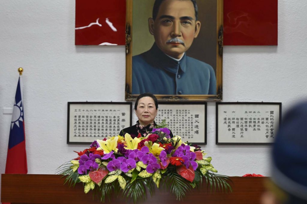 【花蓮警政交棒新氣象 徐榛蔚縣長感謝陳百祿、勉范織坤再創佳績】插图