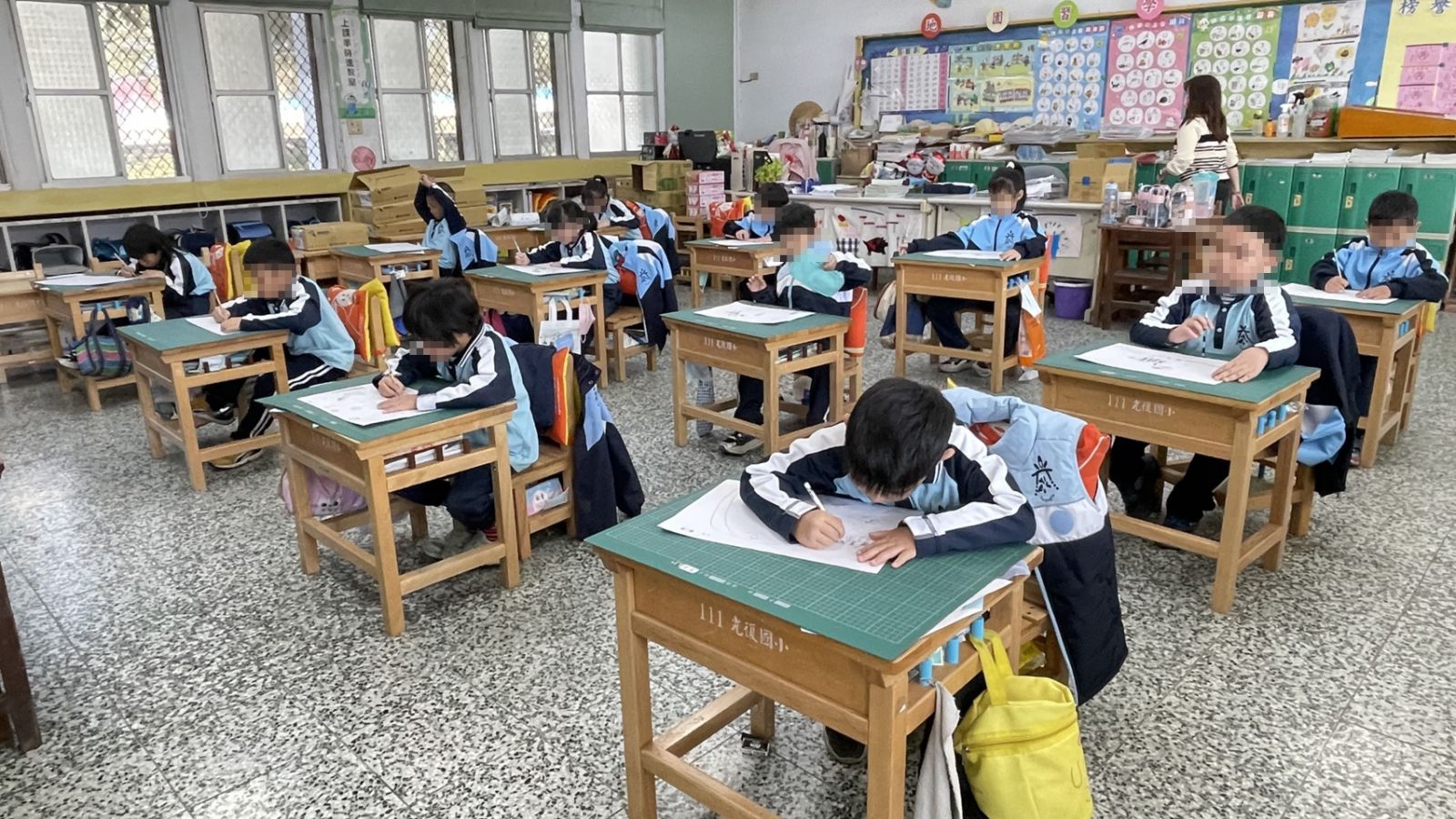 【花蓮太平洋燈會邀學童與民眾共筆畫馬》「騎」蹟躍上燈飾 闔家發揮創意 讓馬的狂想化為在「呼吸」的光】缩略图