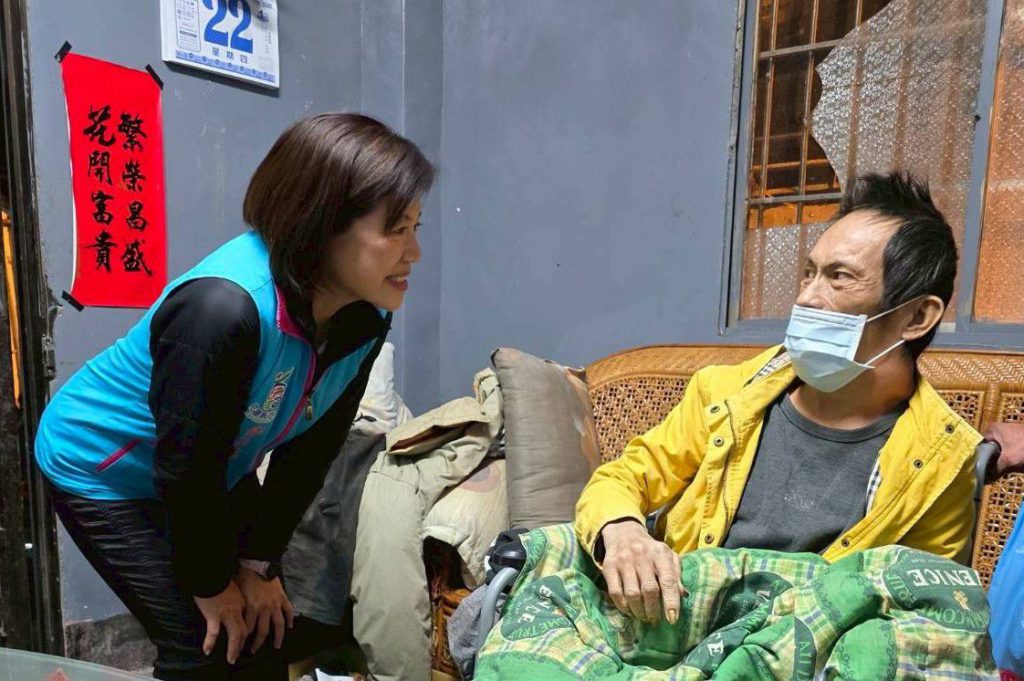 【慶豐高先生罹癌末期經濟困頓 游淑貞夜送急難救助關懷到家】插图