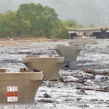 【這個國家怎麼了?!》光復鄉救災變政治鬥爭?黨檢媒一條龍再現!行政院一天內撤離人數差距12倍,誰是兇手?】插图 【這個國家怎麼了?!》光復鄉救災變政治鬥爭?黨檢媒一條龍再現!行政院一天內撤離人數差距12倍,誰是兇手?】插图