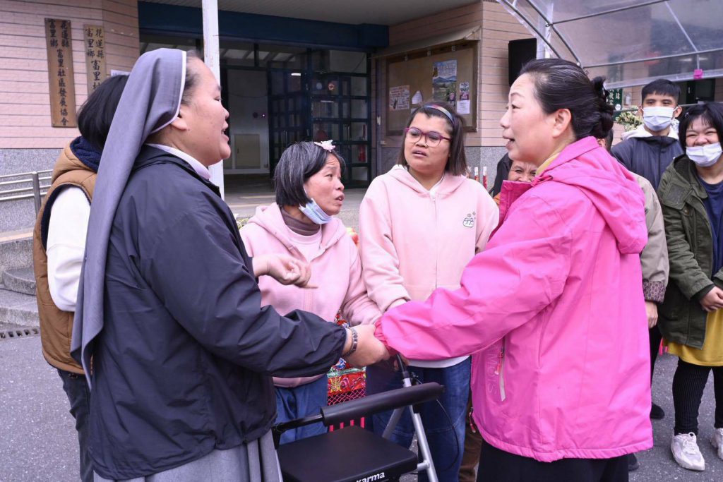 【富里鄉多功能中心整建計畫工程開工 縣長徐榛蔚打造藝文、閱讀與親子共享新地標】插图2