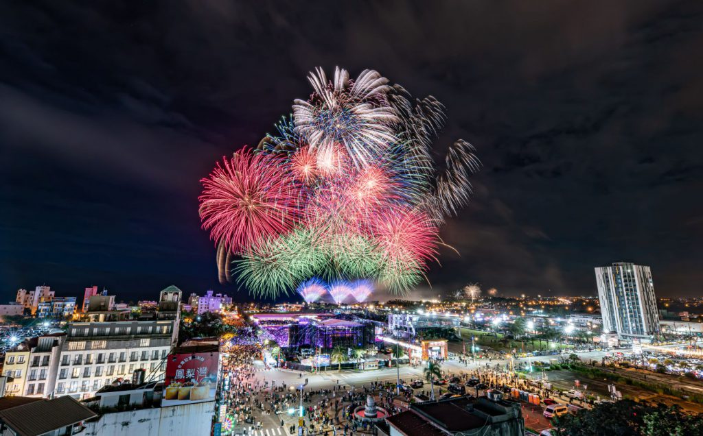 【花蓮太平洋觀光節跨年晚會登場 16 吋高空煙火照亮洄瀾夜空】插图9