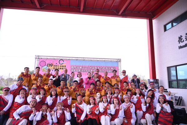 【國際扶輪3501地區暨新竹凱蒂扶輪社發揮善心 捐贈花蓮縣消防局特種搜救中型巴士】缩略图