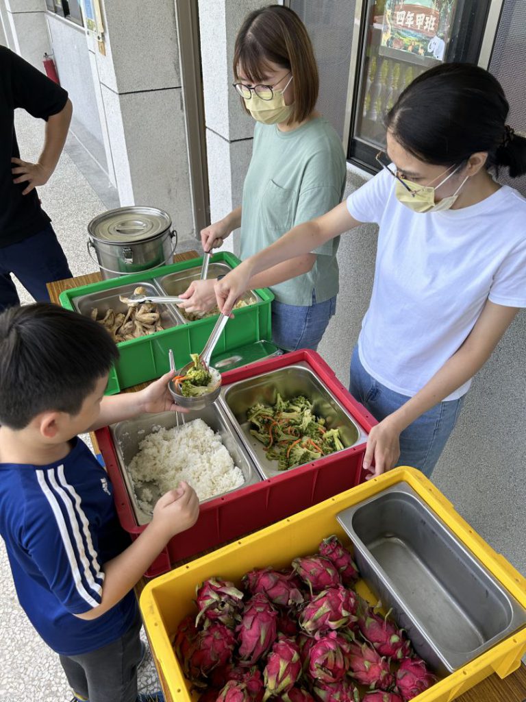 【叫伊第一名》花蓮縣學校午餐率全國之先 115年規劃擴大公私立高中職及私立國中小免費午餐】插图 【叫伊第一名》花蓮縣學校午餐率全國之先 115年規劃擴大公私立高中職及私立國中小免費午餐】插图