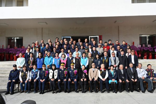 【花蓮警政交棒新氣象 徐榛蔚縣長感謝陳百祿、勉范織坤再創佳績】缩略图