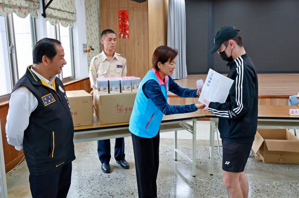 【游淑貞陪吉安鄉49名役男抽籤 勉勵青年勇敢承擔軍旅報效國家】插图2 【游淑貞陪吉安鄉49名役男抽籤 勉勵青年勇敢承擔軍旅報效國家】插图2