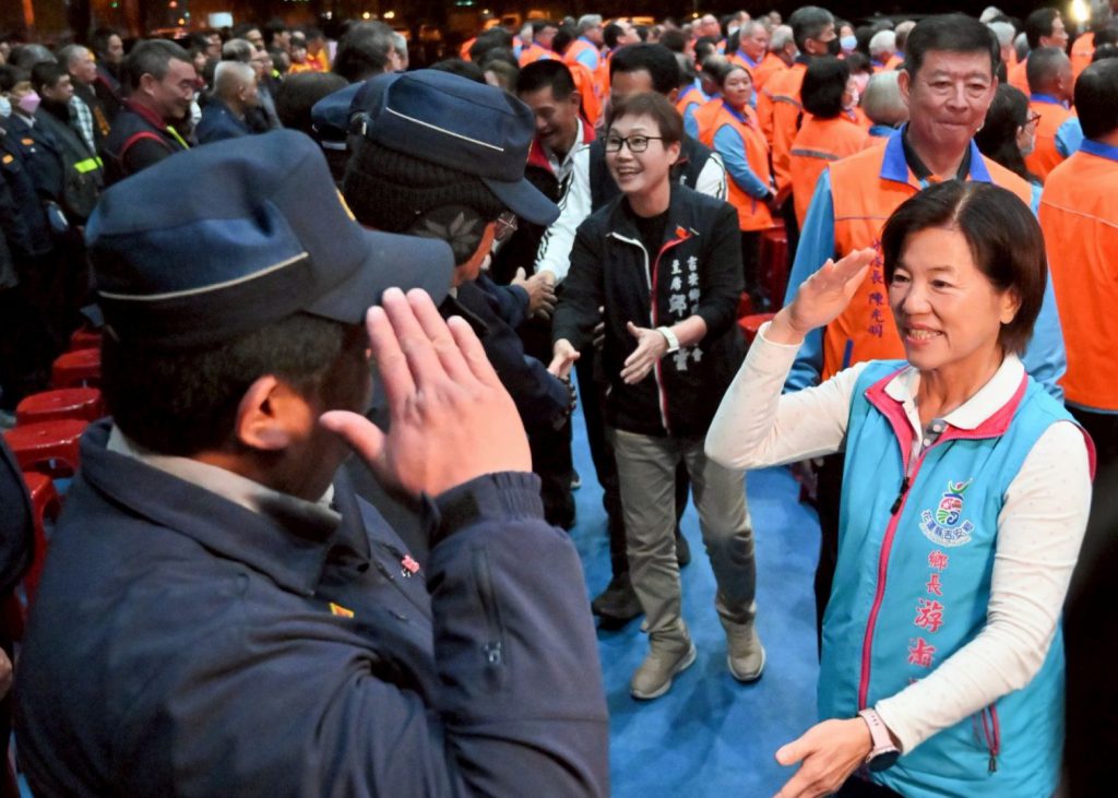 【吉安鄉春安慰勤感謝守護平安年 游淑貞向九百餘位民力英雄致敬】插图