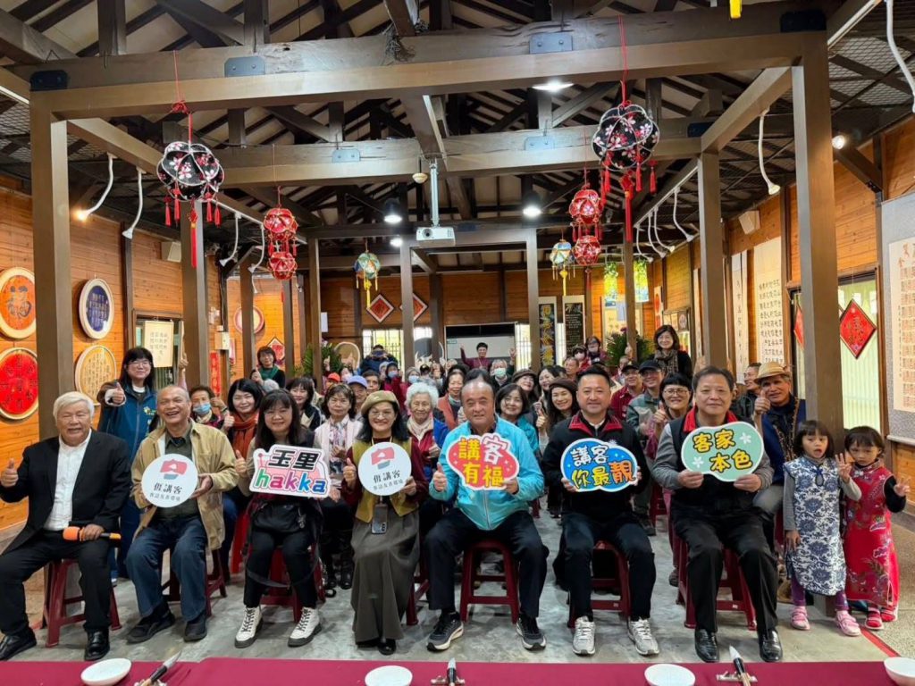 【「任意悠然」鄭聘嬴書畫創作展於玉里客家生活館登場 書畫同源迎新春】插图2