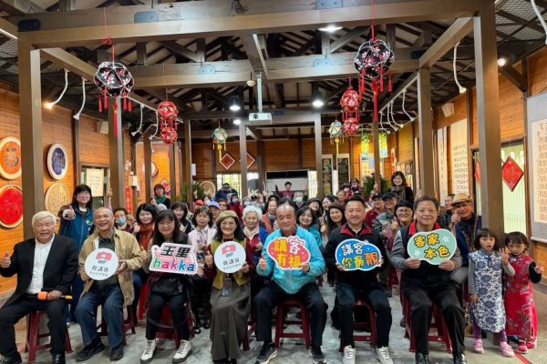 【「任意悠然」鄭聘嬴書畫創作展於玉里客家生活館登場 書畫同源迎新春】缩略图