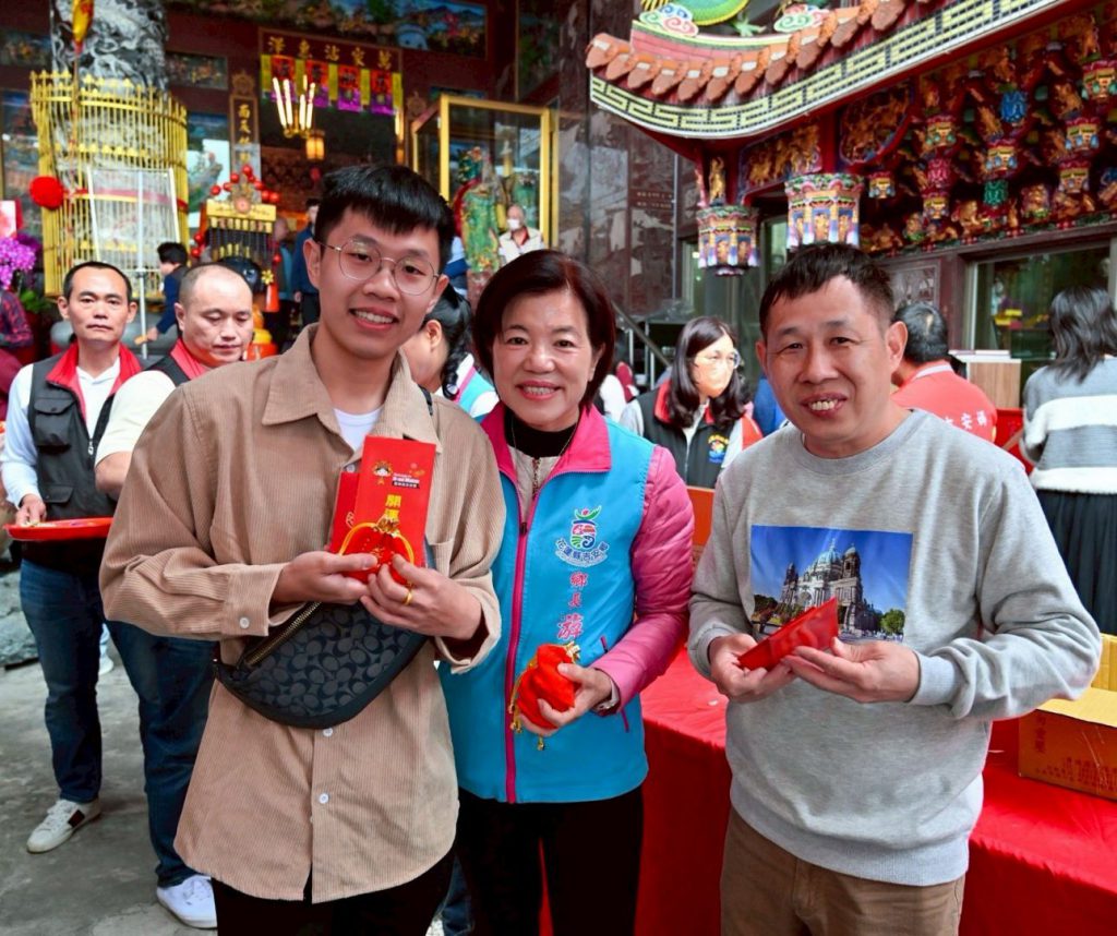 【游淑貞年初一宮廟祈福拜年 發送馬年金幣共祈幸福安康】插图1