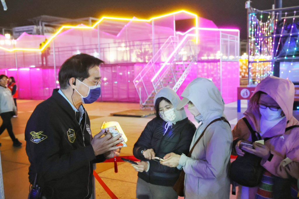 【花蓮元宵夜熱鬧滾滾 起源火舞震撼登場 陳鴻攜商圈創意上菜 10萬好禮掀高潮】插图1