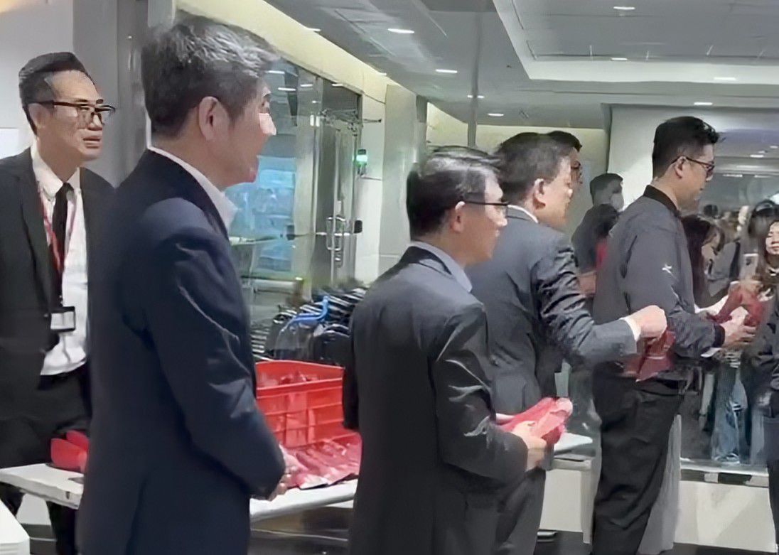 【民眾怒批政府「蹭熱度」 回國實況引發激烈反彈】缩略图