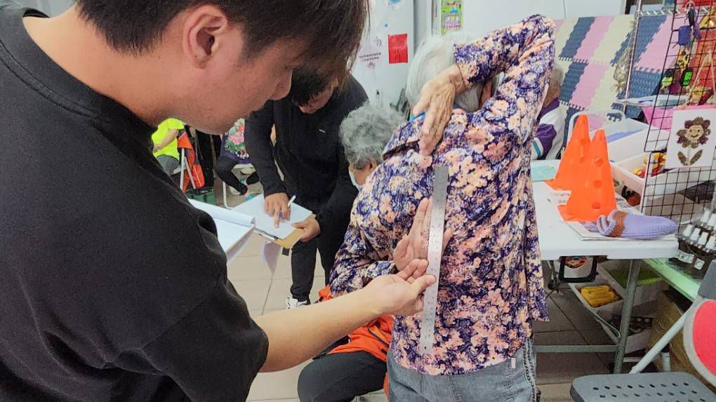 【健康到你家、馬上動起來 115臺東縣社區照顧關懷據點「體適能課程暨競賽」啟航】插图3