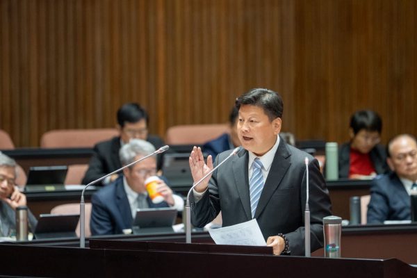 【造謠翻車又詐騙》傅崐萁怒轟民進黨：預算沒送竟怪在野 東部建設一拖再拖還敢甩鍋】缩略图