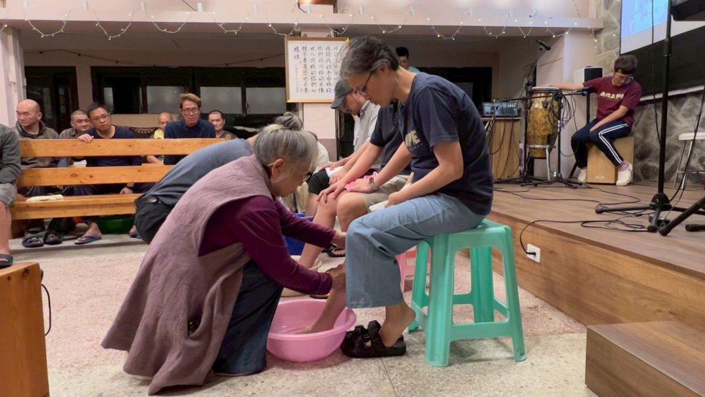 【主愛之家以洗腳為記 實踐謙卑服事精神 陪伴更生人走向重生之路】插图1 【主愛之家以洗腳為記 實踐謙卑服事精神 陪伴更生人走向重生之路】插图1