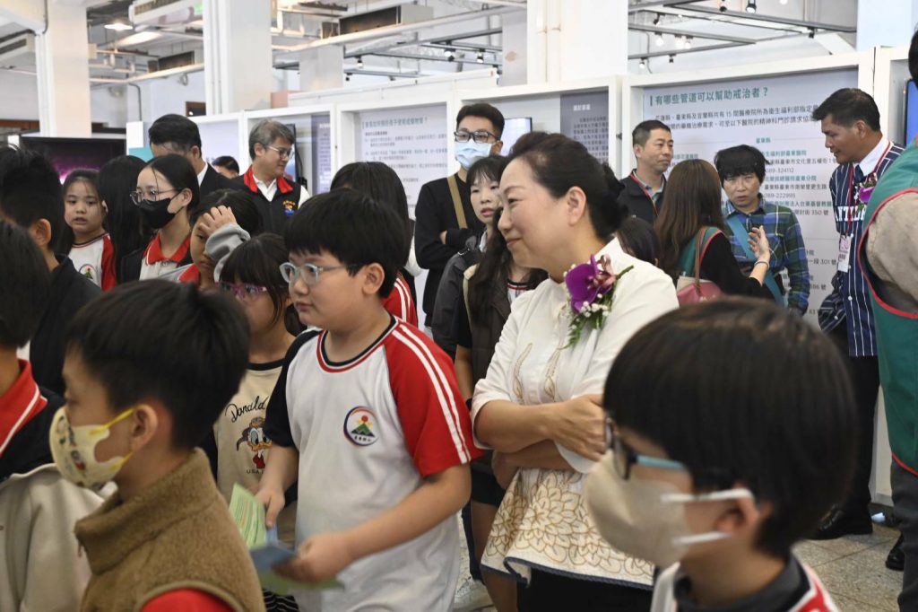 【青春不吸毒 未來有藍圖》 花蓮縣長徐榛蔚出席反毒特展開幕 公私協力建構兒少防護網】插图1 【青春不吸毒 未來有藍圖》 花蓮縣長徐榛蔚出席反毒特展開幕 公私協力建構兒少防護網】插图1