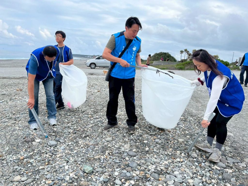 【新城鄉傳佳績 李紳旭獲選115年社會優秀青年 青年節號召淨灘做公益】插图1 【新城鄉傳佳績 李紳旭獲選115年社會優秀青年 青年節號召淨灘做公益】插图1