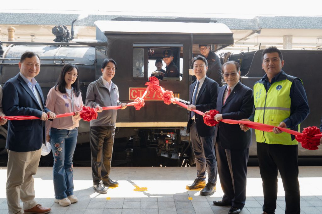 【總統出席「花東鐵路通車百周年慶祝典禮」 強調持續推動交通建設與產業發展　促進花東均衡繁榮】插图2