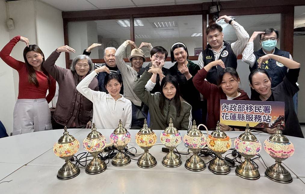 點亮自己也溫暖家人　新住民手作彩色六角星燈好療癒缩略图