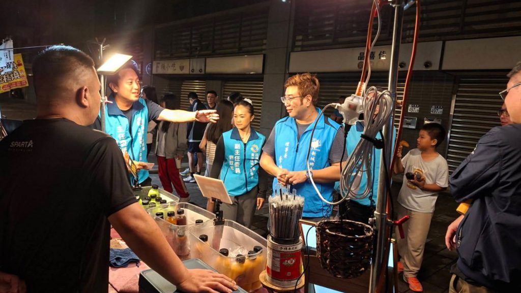 【『青年住宅週三夜市』春暖花開抽獎活動熱鬧登場 消費打卡就可以兌換摸彩券】插图