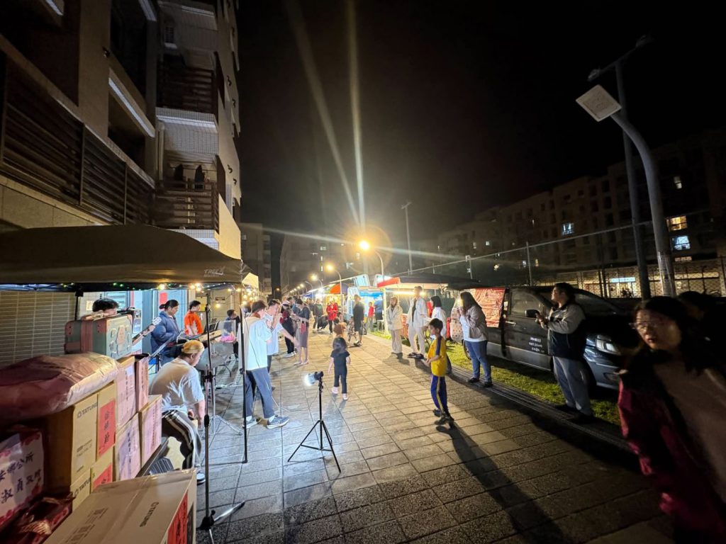 【『青年住宅週三夜市』春暖花開抽獎活動熱鬧登場 消費打卡就可以兌換摸彩券】插图2