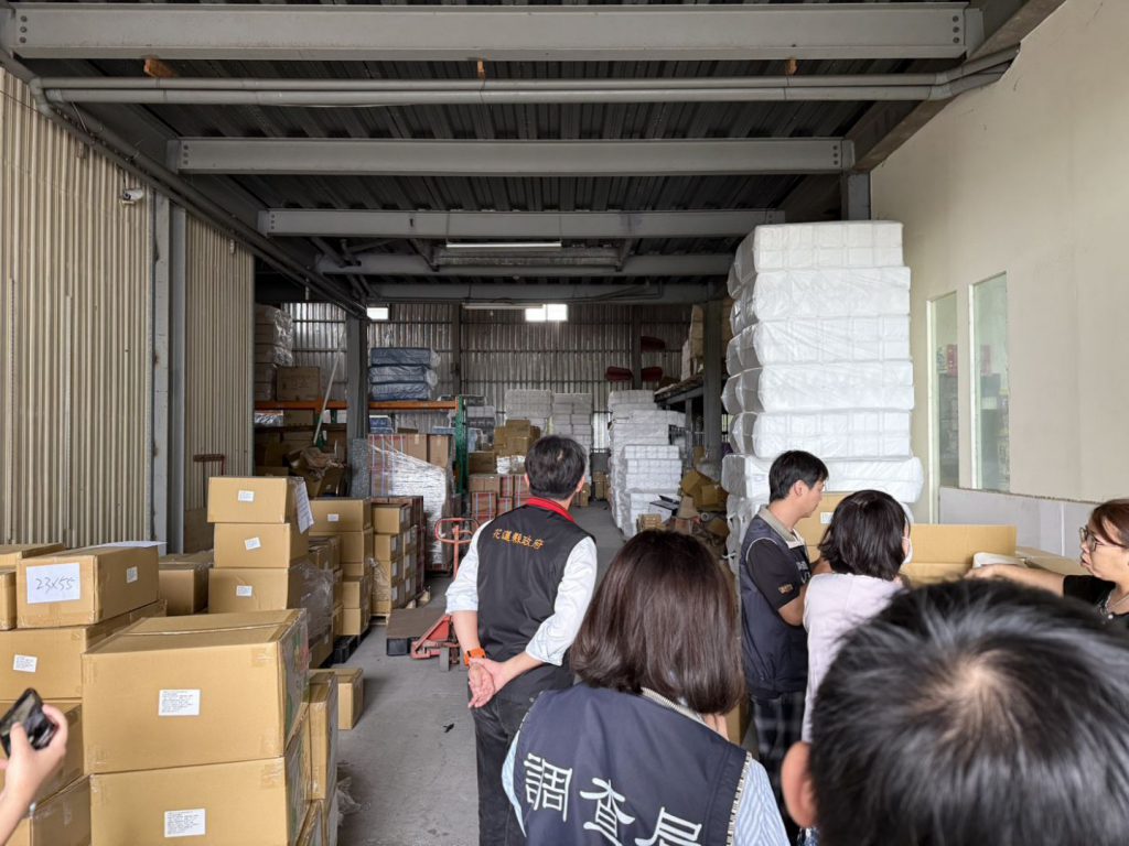 【花檢第三波查緝溯源出擊 走訪轄內全數塑膠製造廠 掌握原料供需嚴防囤積】插图 【花檢第三波查緝溯源出擊 走訪轄內全數塑膠製造廠 掌握原料供需嚴防囤積】插图