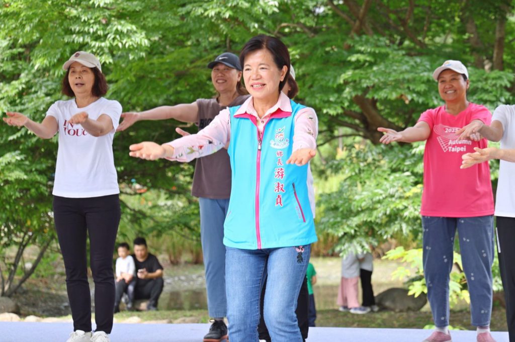 【吉安桐花祭單日吸引三千遊客「賞桐趣」 游淑貞伴全國老幼鄉親漫遊客庄風情】插图