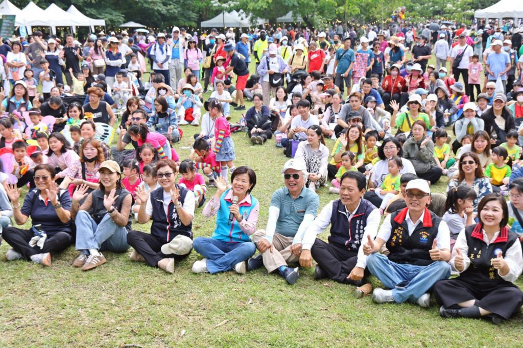 【吉安桐花祭單日吸引三千遊客「賞桐趣」 游淑貞伴全國老幼鄉親漫遊客庄風情】插图4