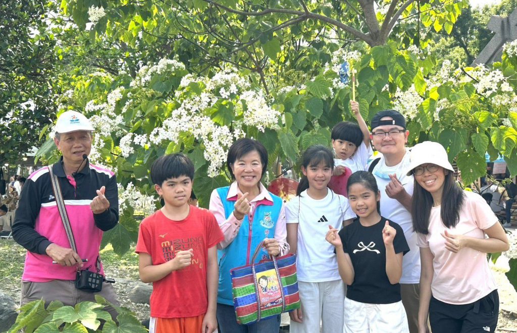 【吉安桐花祭單日吸引三千遊客「賞桐趣」 游淑貞伴全國老幼鄉親漫遊客庄風情】插图1