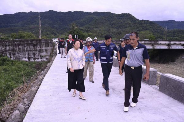 【花蓮縣長徐榛蔚視察玉里鎮觀音排水、杜風排水工程 強化排水防洪機能 預計今年4月底完工 守護鄉親生命財產安全】缩略图