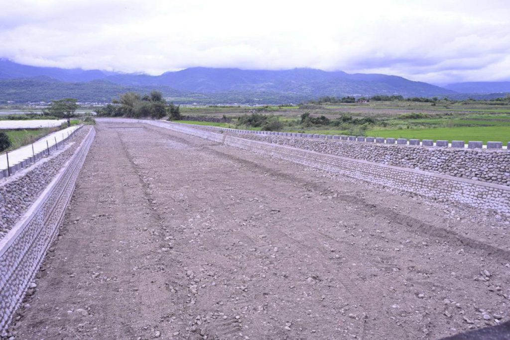 【花蓮縣長徐榛蔚視察玉里鎮觀音排水、杜風排水工程 強化排水防洪機能 預計今年4月底完工 守護鄉親生命財產安全】插图1 【花蓮縣長徐榛蔚視察玉里鎮觀音排水、杜風排水工程 強化排水防洪機能 預計今年4月底完工 守護鄉親生命財產安全】插图1
