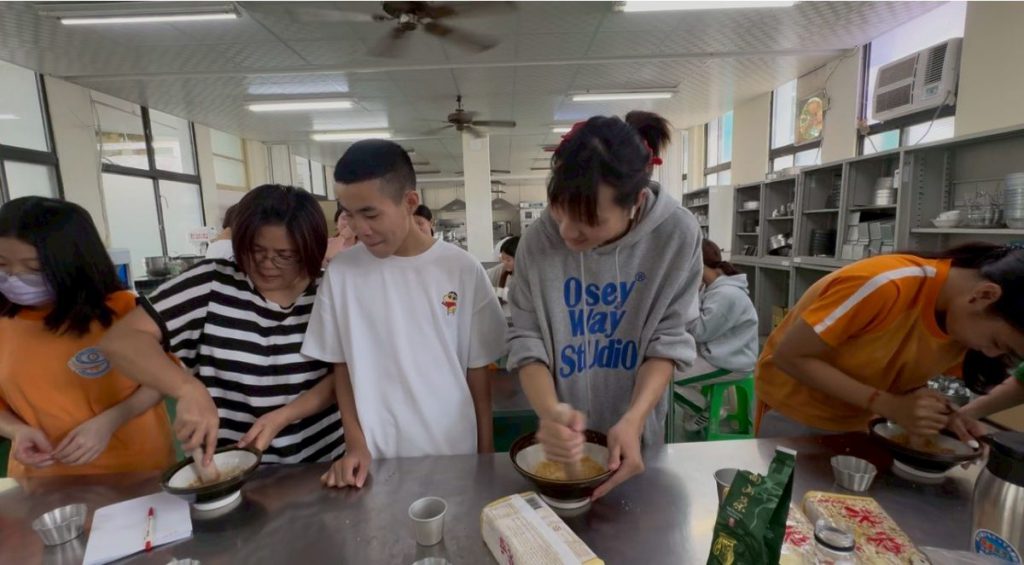 【當烘焙遇上客家》上騰工商師生接力 擂出「三生湯」裡的遷徙記憶】插图1 【當烘焙遇上客家》上騰工商師生接力 擂出「三生湯」裡的遷徙記憶】插图1