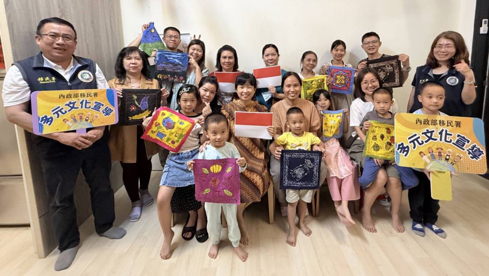 【蠟染傳情迎女英雄日 向女性新住民與移工致敬】缩略图