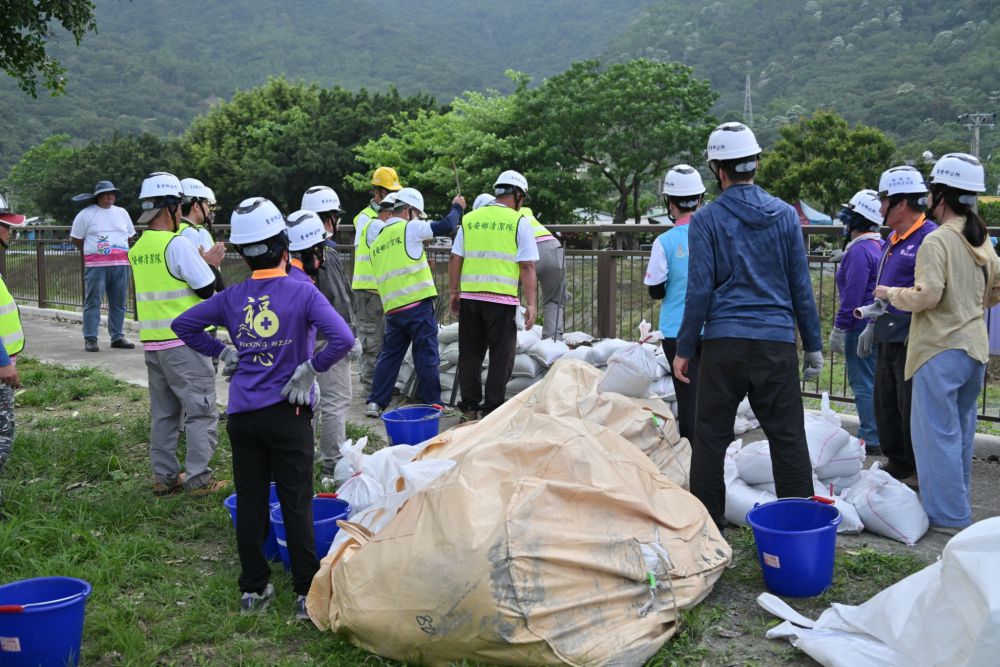 【吉安鄉115年防汛實兵演練模擬搶險 游淑貞坐鎮指揮 展現防災硬實力】插图1