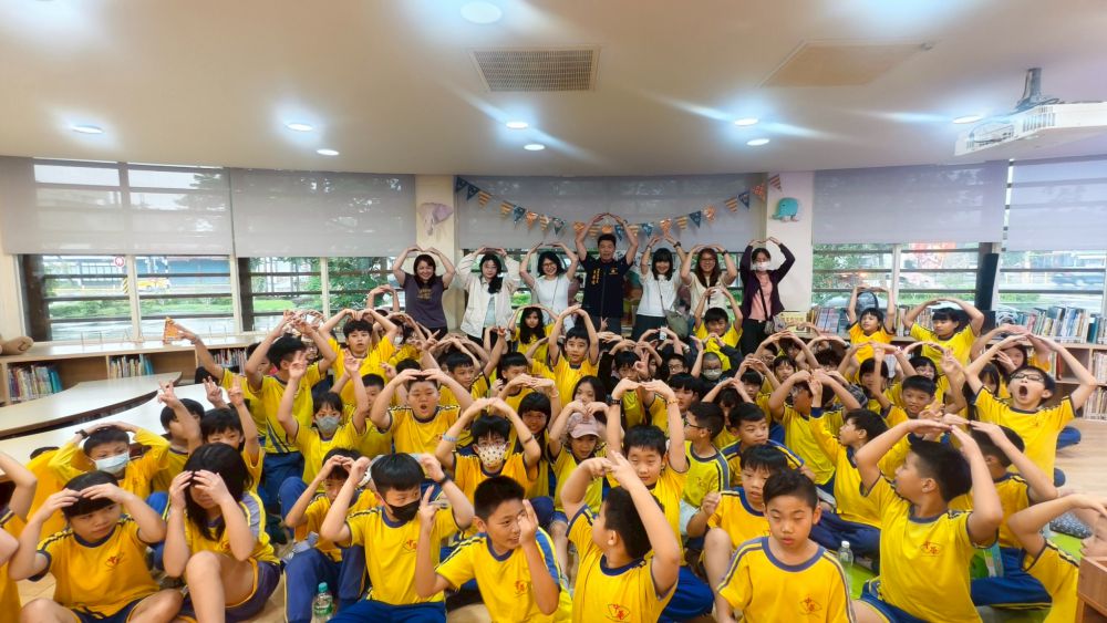 【「閱讀探索趣．書香遊新城」中華國小師生走進新城鄉圖書館 開啟知識與閱讀之旅】缩略图