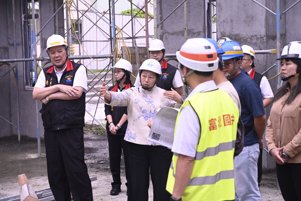 【縣長徐榛蔚會勘富北國中校舍工程 預計年中完工打造安心學習環境】插图1