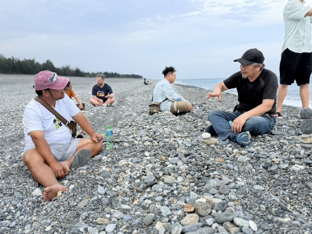 【從曼波海灘出發 溯源疊石創作發源地   深化國際交流連結在地文化　為藝術季注入創作能量】缩略图